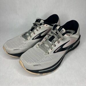 Brooks Adrenaline GTS 22 Women’s Running Shoes